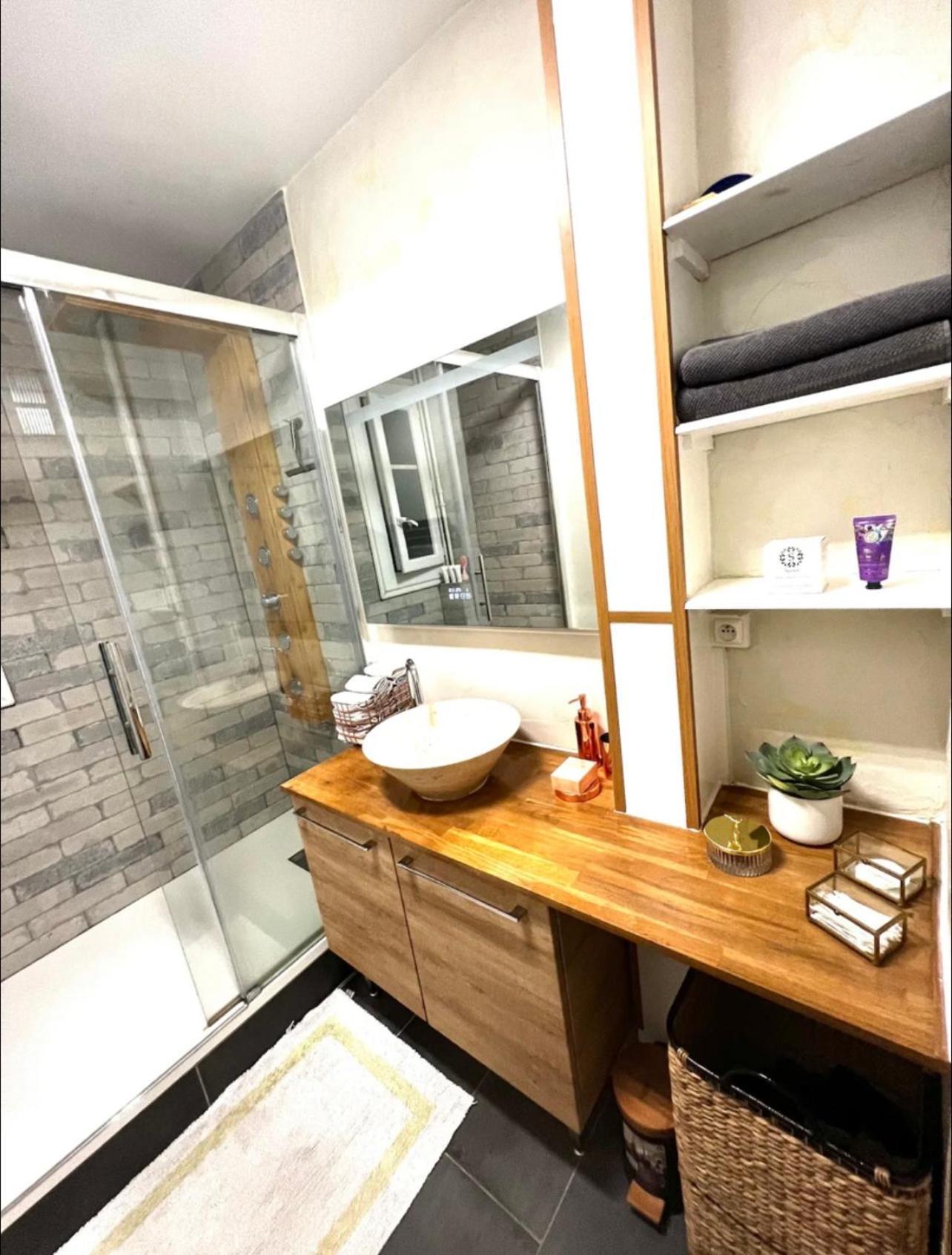 איברי-סור-סיין Modern 2 Bedroom Apartment Near Paris Metro, Giant Flat Screen Tv 85 Inches, Balcony, Free Parking מראה חיצוני תמונה