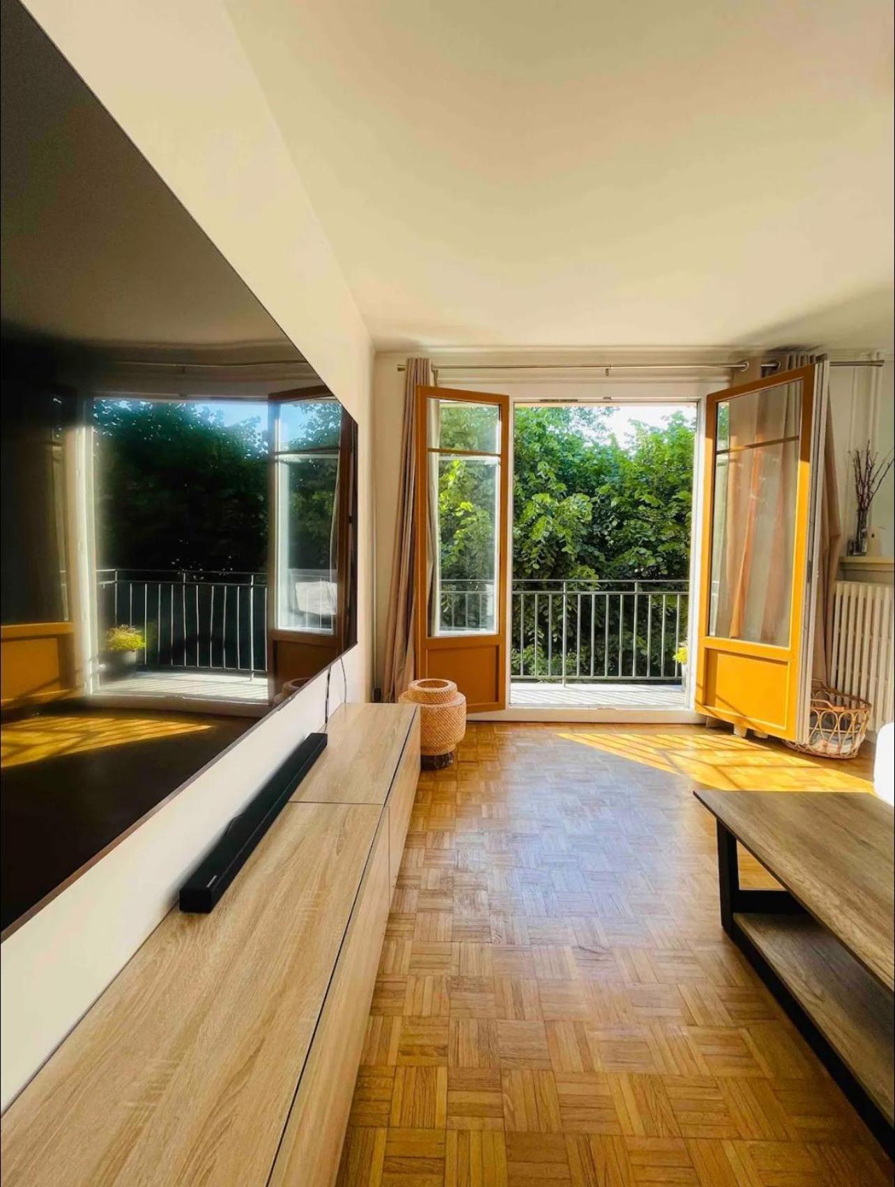 איברי-סור-סיין Modern 2 Bedroom Apartment Near Paris Metro, Giant Flat Screen Tv 85 Inches, Balcony, Free Parking מראה חיצוני תמונה